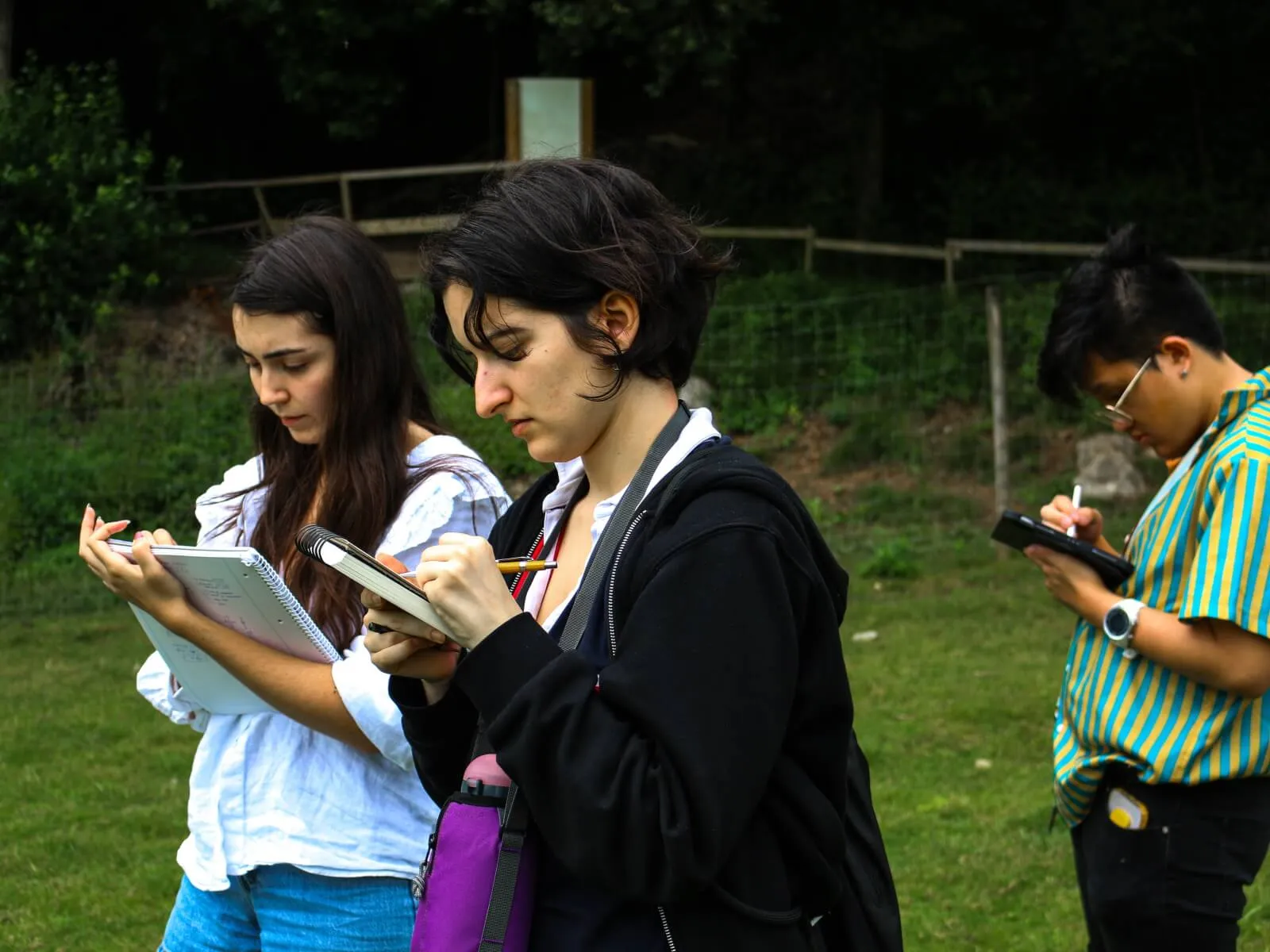 Group of BFA students sketching animal anatomy through hands-on experience